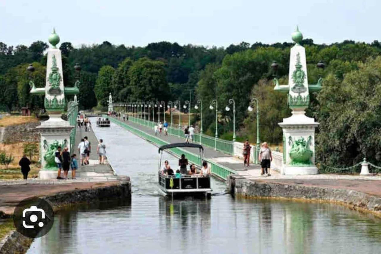 La Perche Au Bord De L'eau *